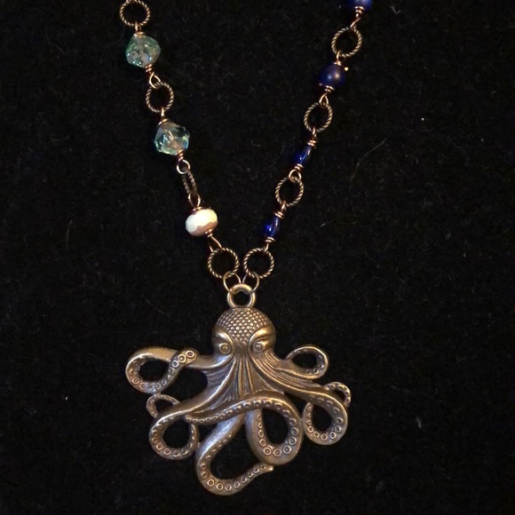 Jewelry - 🐙price firm octopus Czech glass necklace